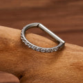 Anello piercing a forma di D con uno strato completo di pietre cz trasparenti, anello per naso in titanio 16G, anello per elice