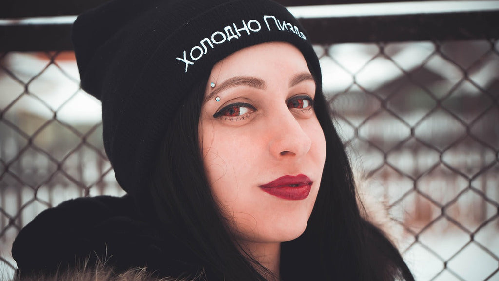 Hvordan rengjøre øyenbrynspiercinger?