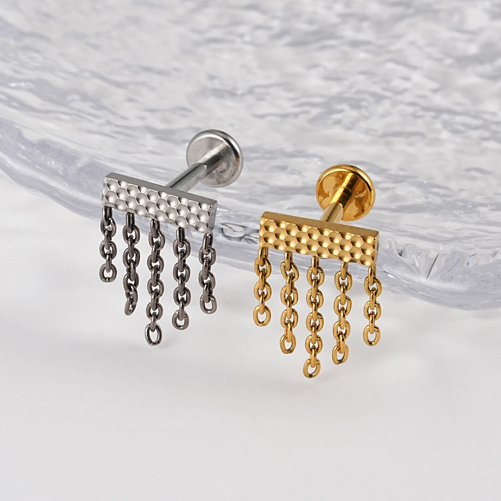 Schwebendes Helix-Piercing in Silber und Gold mit fünf Ketten, Titan-Ohrstecker 16G