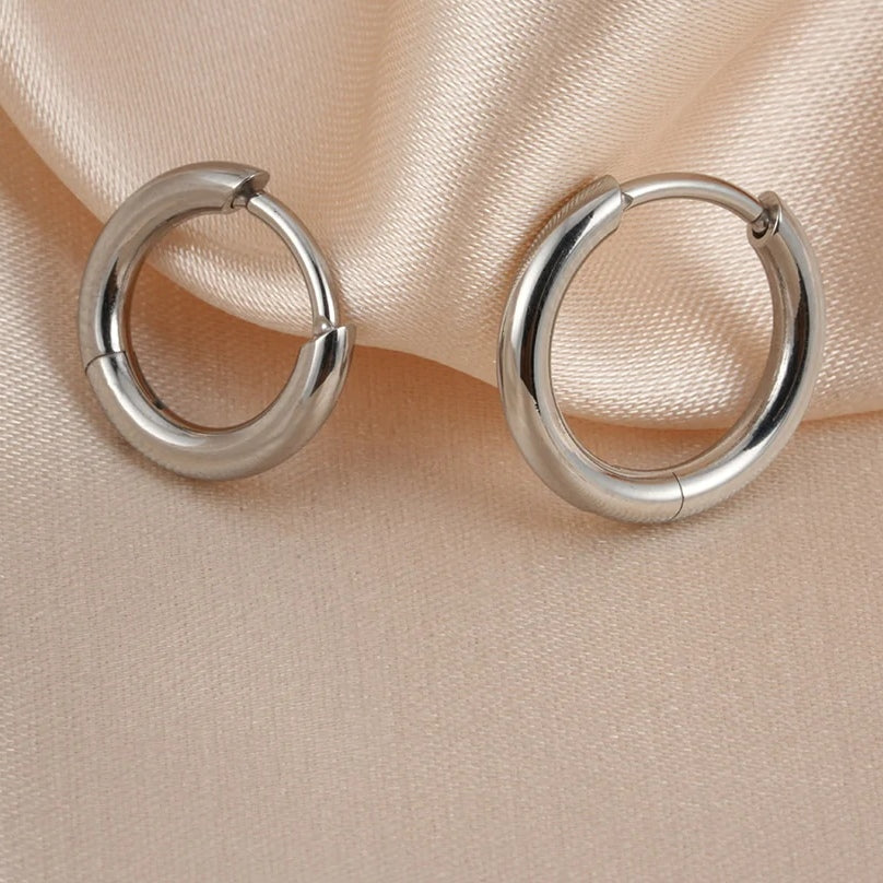 Helix-Piercing-Ring, minimalistische Huggie-Hoops, Titan in Implantatqualität, 2 Stück