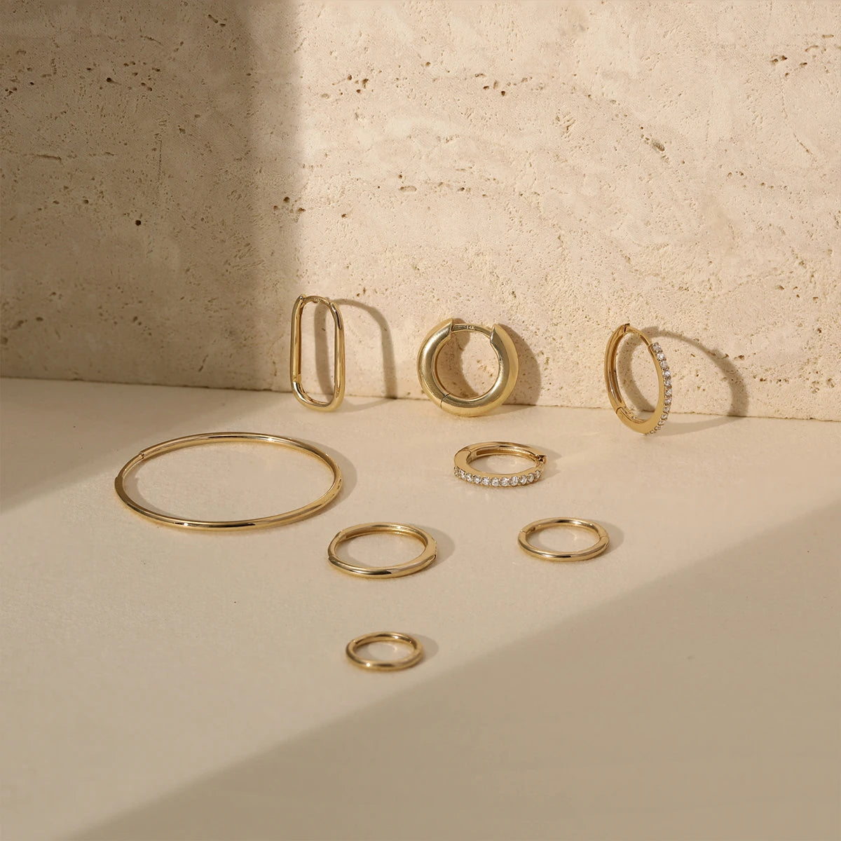 Pendientes huggie de oro de 14K pendientes de aro de oro macizo pendientes minimalistas