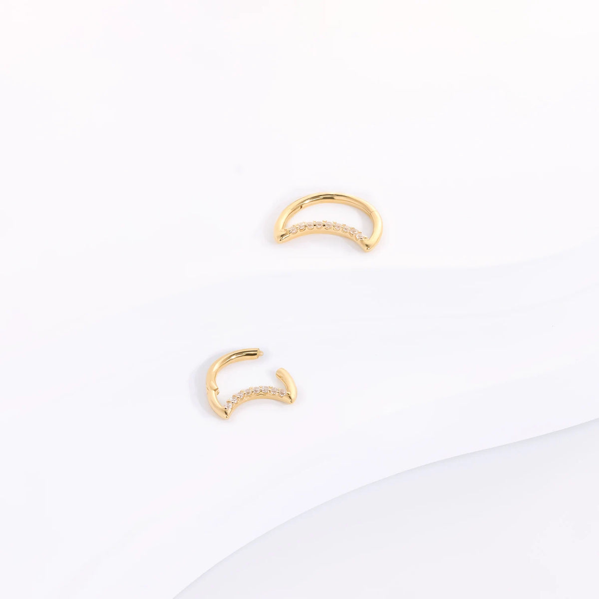 Halbmond-Creolenohrring mit klaren CZ-Steinen, 14-karätiges Gold, Nasenring, Halbmond-Piercing, Mond-Daith-Piercing-Segment-Clicker