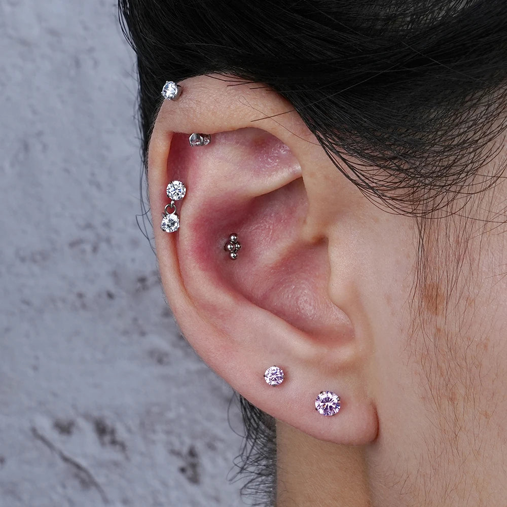 Oorschelp piercing stud met heldere zirkonia's Oorschelp oorbel titanium stud 16G