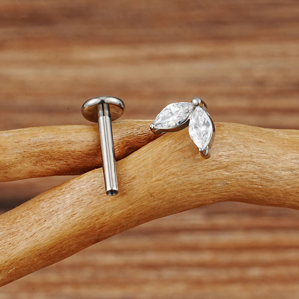 Diamant näsring med två marquise klara cz-stenar, liten och söt titan piercing labret