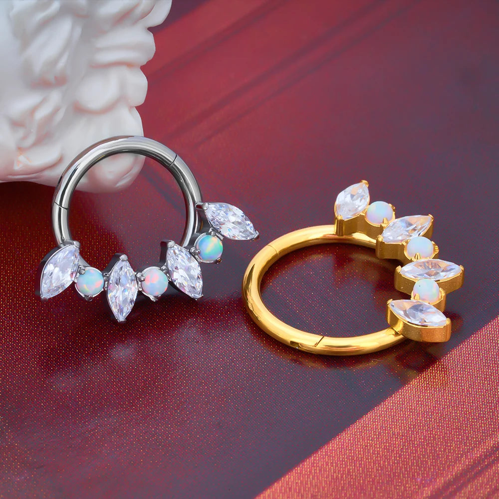 Opal-Septum-Klicker mit Nasenring aus 16G Titan aus weißem Opal, Gold und Silber mit aufklappbarem Klicker mit CZ-Steinen