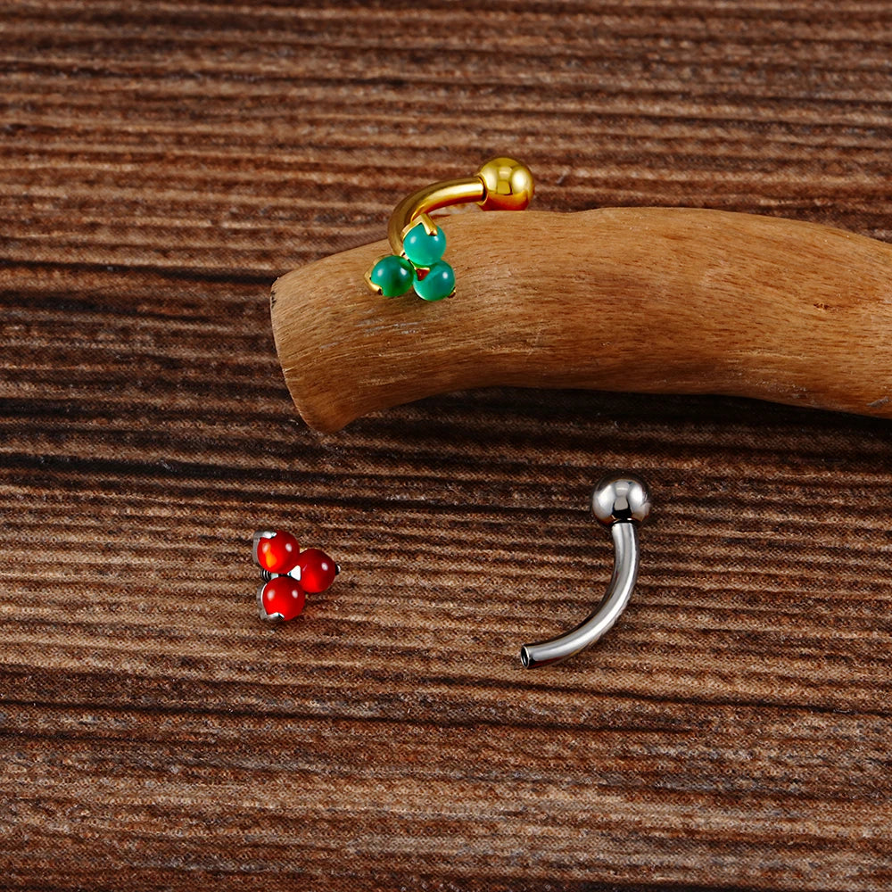 Buet barbell ørepiercing med røde karneol naturlige ædelsten kort rook piercing