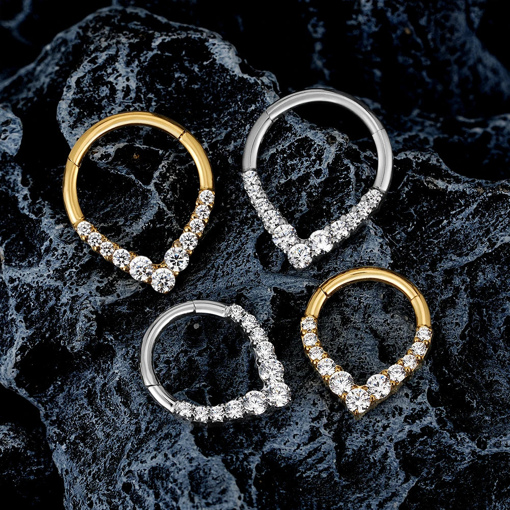 Bague daith en forme de V avec pierres en oxyde de zirconium transparent en titane 16G, anneau de septum en forme de larme