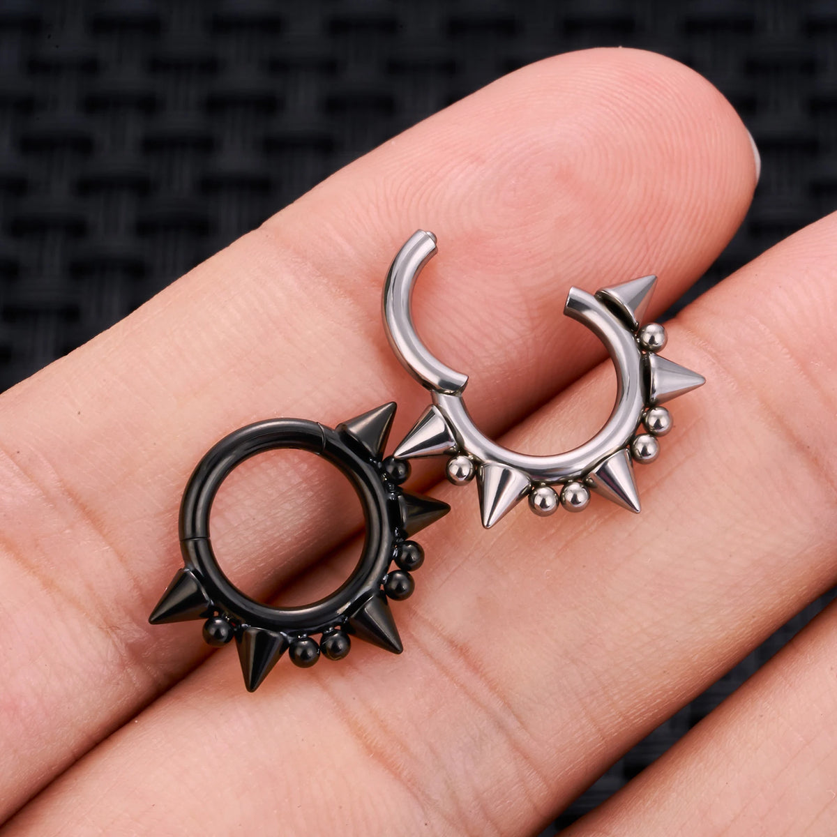 14g spike septum ring zwart zilver goud met 5 spikes spike septum piercing