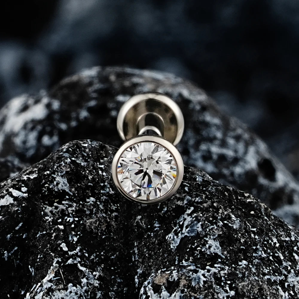 Threadless cz stud bezel setting titanium piercing labret small and simple 18G 16G