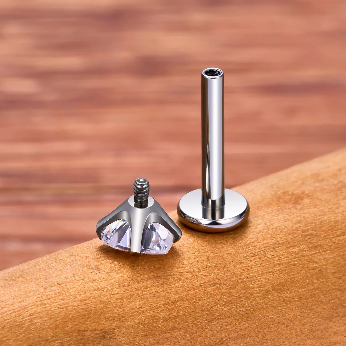 Labret Monroe Piercing, kleiner und winziger herzförmiger Labret-Ohrstecker aus Titan, 16G 18G Gold und Silber