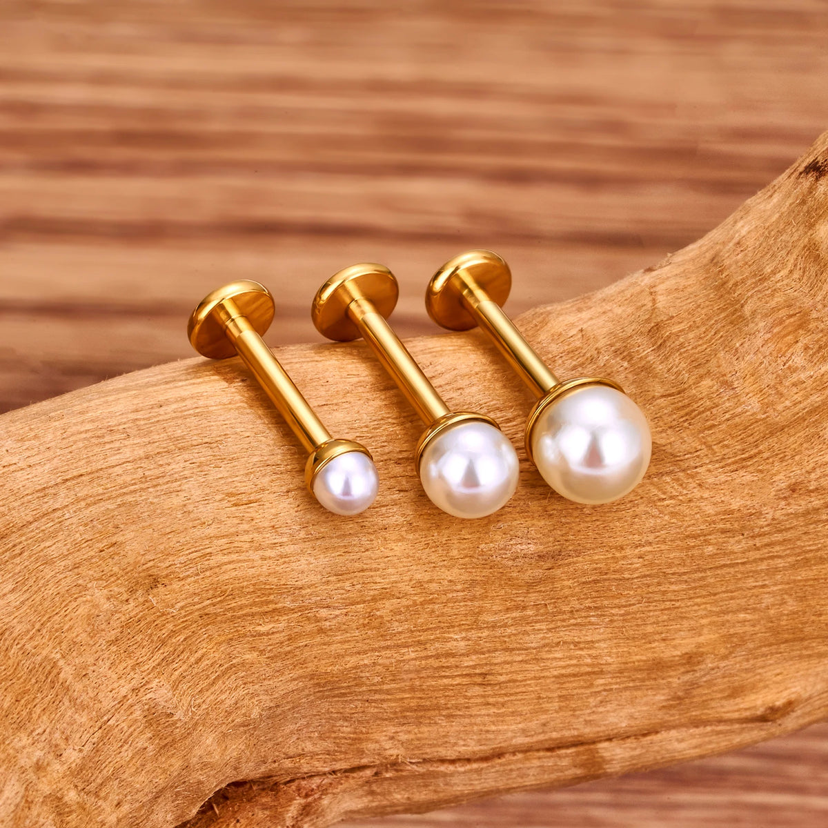 Parel neus stud in goud en zilver titanium lip stud oorsteker 16G