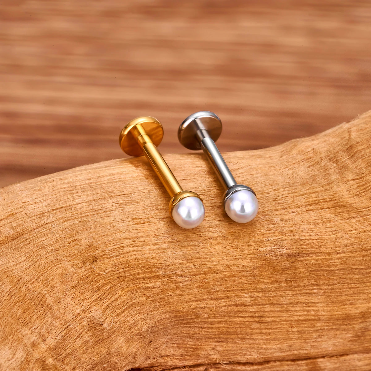 Parel neus stud in goud en zilver titanium lip stud oorsteker 16G