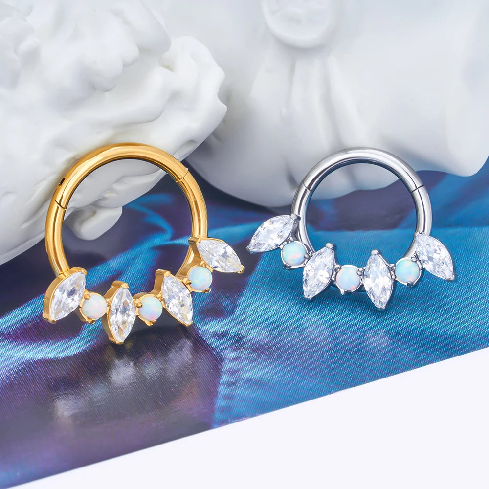 Clicker de septum d'opale avec l'anneau de nez en titane d'argent d'or d'opale blanche 16G avec le clicker articulé de pierres de CZ